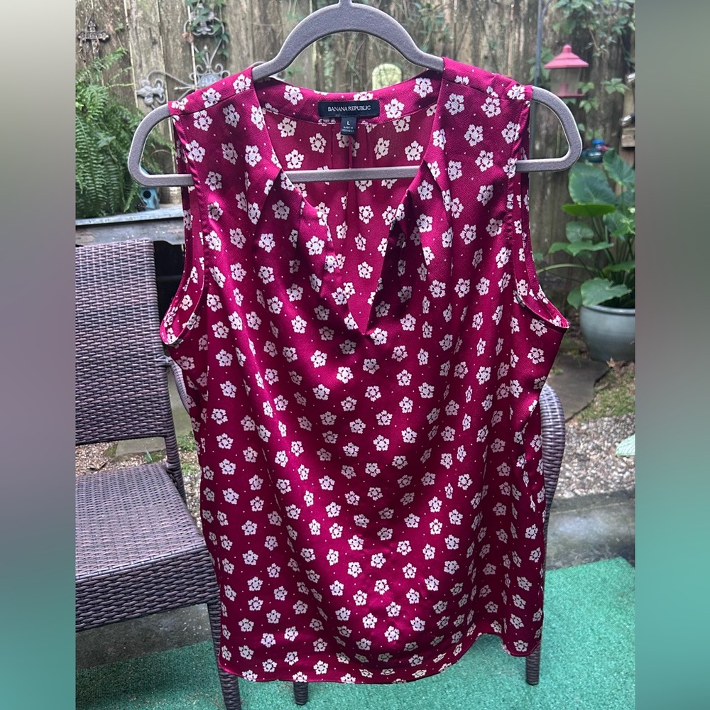 Banana Republic Burgundy Floral Blouse